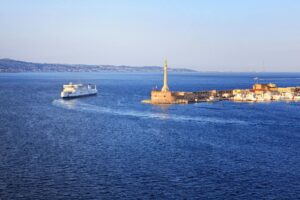 Public transport and buses for Indian students studying at University of Messina in Messina Sicily (north-east coast) Italy