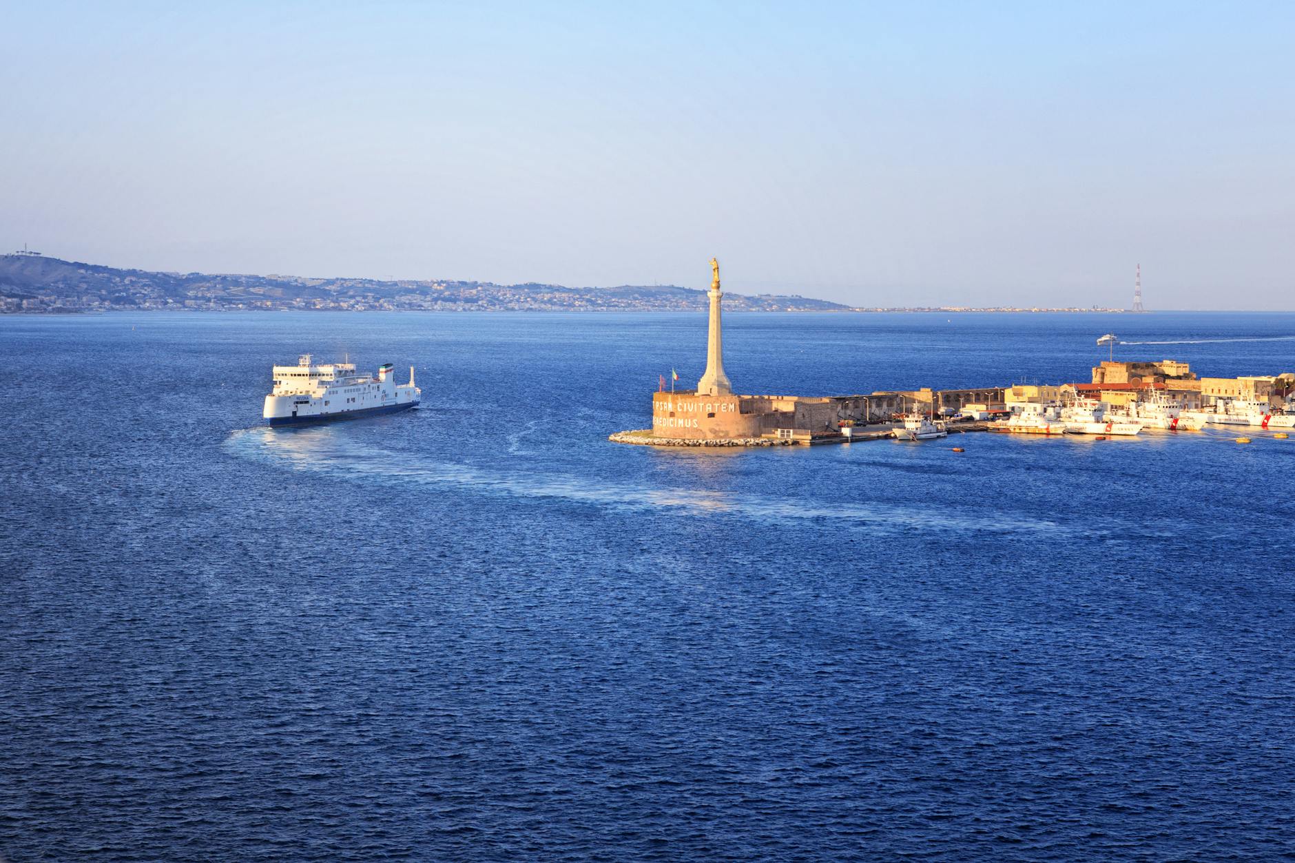 Public transport and buses for Indian students studying at University of Messina in Messina Sicily (north-east coast) Italy
