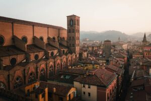 Public transport and cycling options for Indian students studying at University of Bologna in Bologna