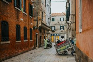 International graduate converting Italian student permit to work visa after university graduation