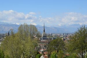 Weather and seasonal lifestyle guide for Indian students studying at University of Turin in Turin Italy
