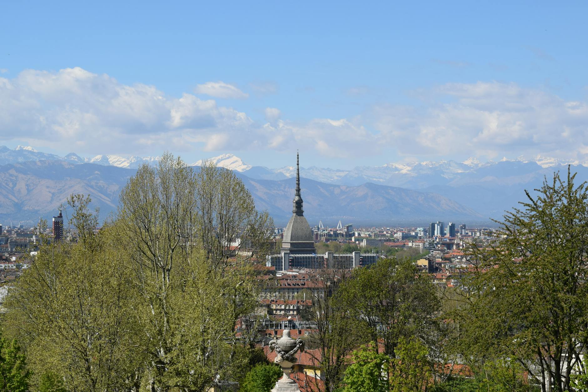 Weather and seasonal lifestyle guide for Indian students studying at University of Turin in Turin Italy