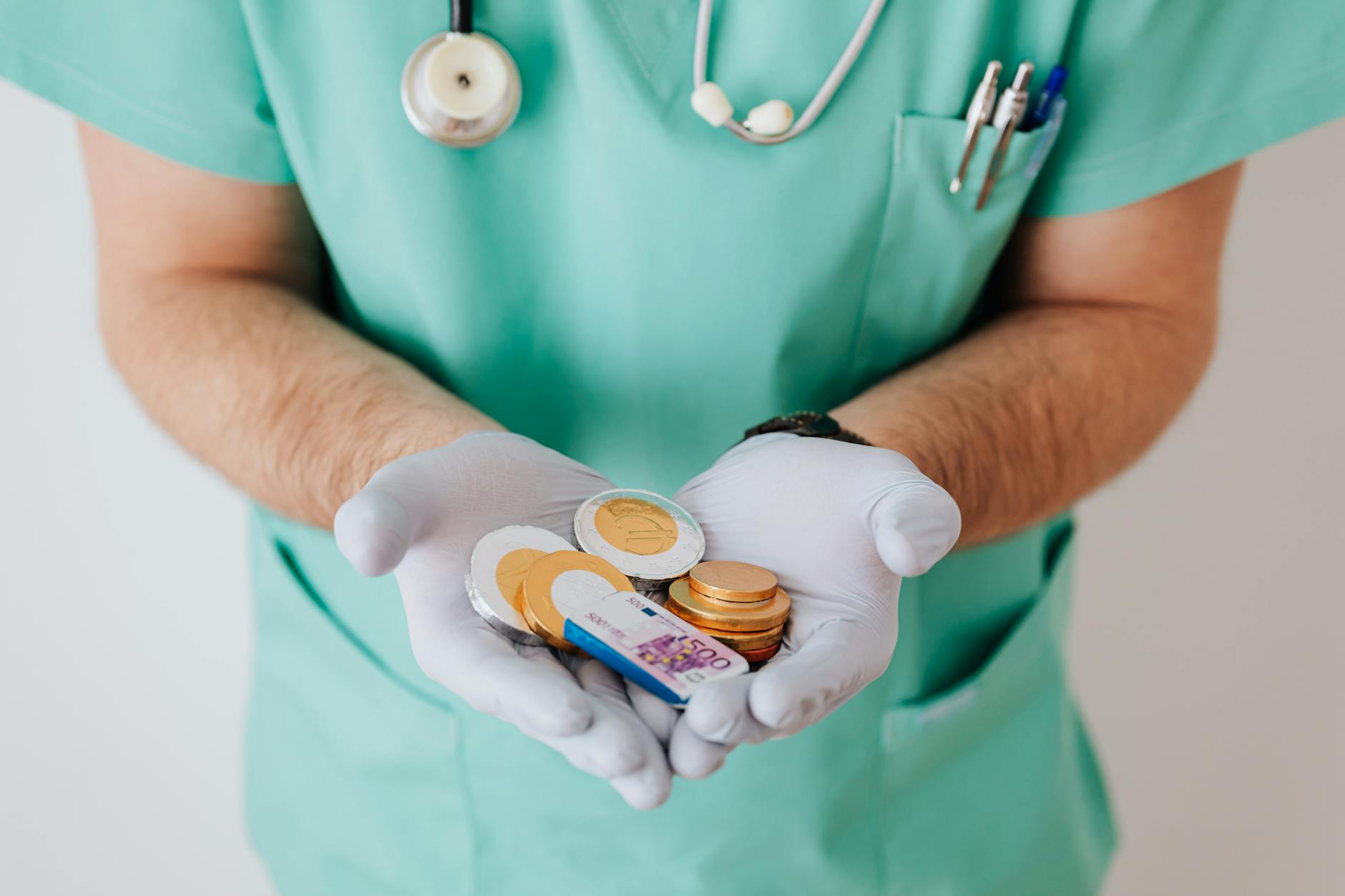 Salary comparison chart for MBBS graduates from Italy showing income in India Europe UK and USA