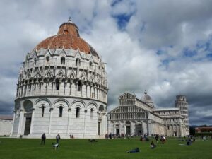 Weather guide for Indian students studying at University of Pisa in Pisa Italy showing seasonal changes